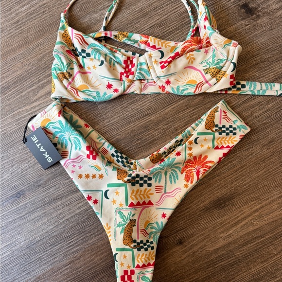 Skatie Mozambique Tropical Bikini Set - Picture 2 of 7